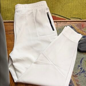 NWT DSG Men's White Joggers with Zipper Pocket SIZE L